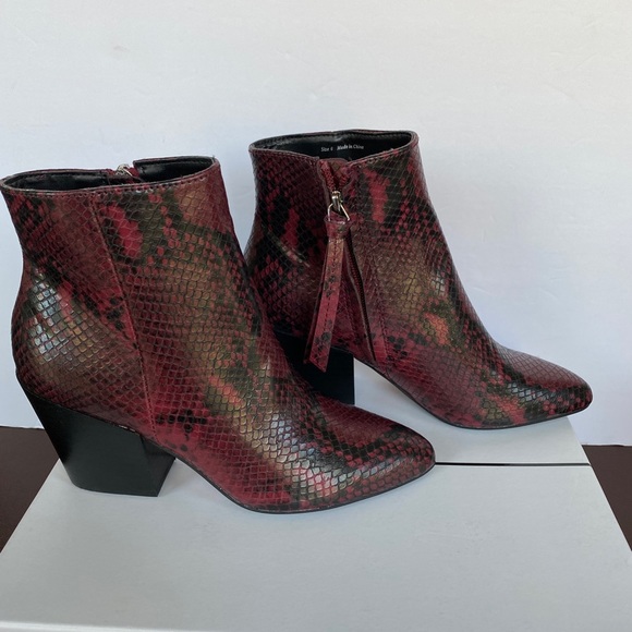 DOLCE VITA Pells Red Snake Ankle Boots Size 6 - Picture 2 of 10